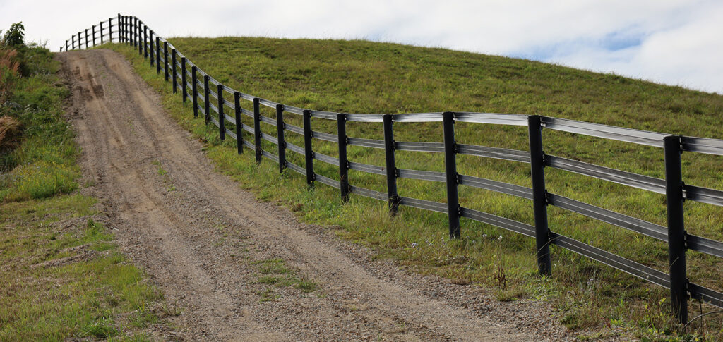 Fencing on hills, slopes and uneven terrain